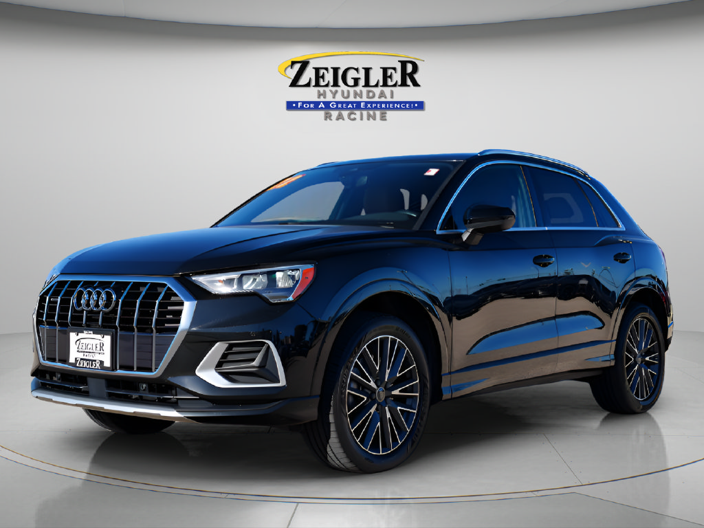 Used 2022 Audi Q3 2.0T Premium w/ Convenience Package AWD/4WD image 3