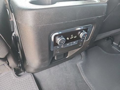 Used 2025 GMC Yukon XL Denali AWD/4WD image 20