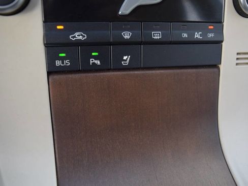 Used 2011 Volvo XC70 3.2 w/ Premium Pkg image 61