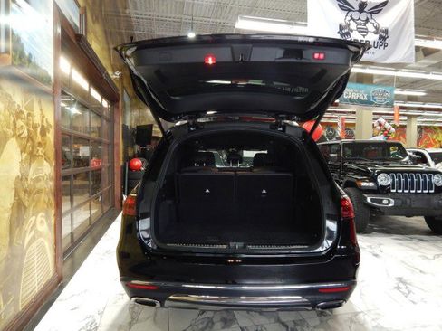 Used 2024 Mercedes-Benz GLS 450 4MATIC image 8