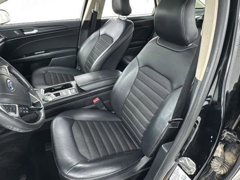 Used 2018 Ford Fusion SE w/ Equipment Group 601A image 10