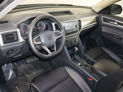 Used 2021 Volkswagen Atlas SE image 25
