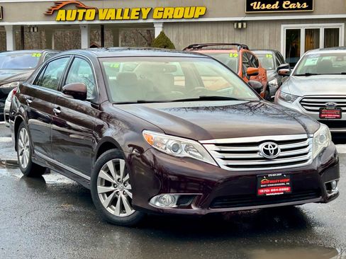 Used 2012 Toyota Avalon Limited image 1