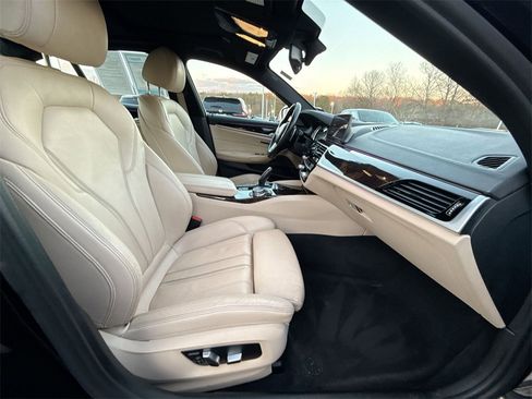 Used 2017 BMW 540i xDrive image 26