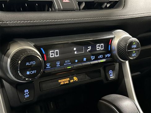 Used 2021 Toyota RAV4 XLE image 18