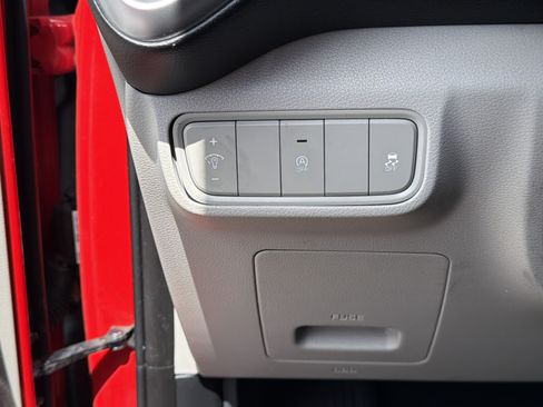 Used 2020 Kia Soul LX FWD image 18