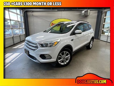 Used 2018 Ford Escape SE w/ SE Sync 3 Package FWD image 1