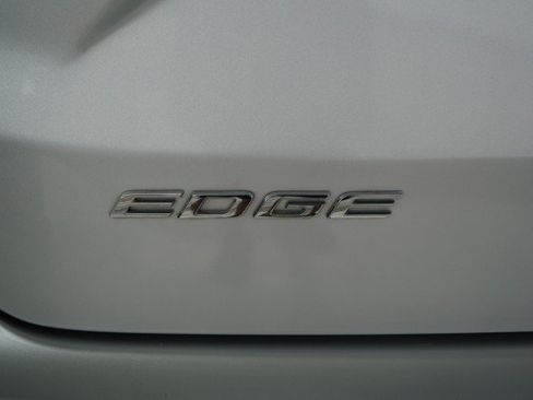 Used 2019 Ford Edge Titanium FWD image 66