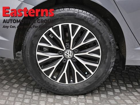 Used 2020 Volkswagen Jetta SE w/ SE Cold Weather Package image 31