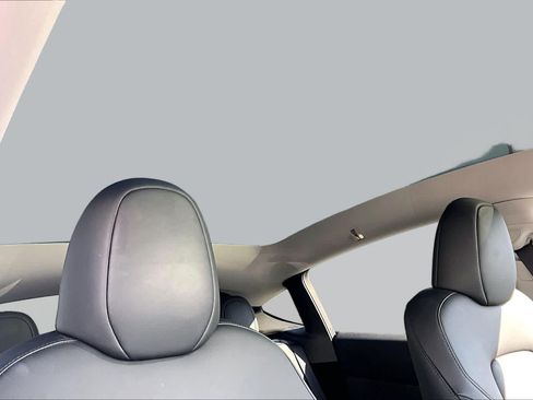 Used 2023 Tesla Model Y AWD image 13
