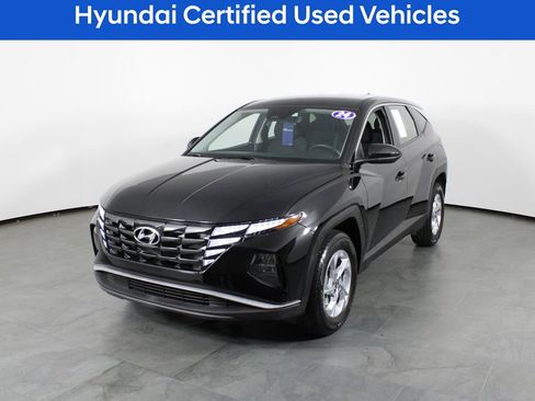 Certified 2024 Hyundai Tucson SE image 2