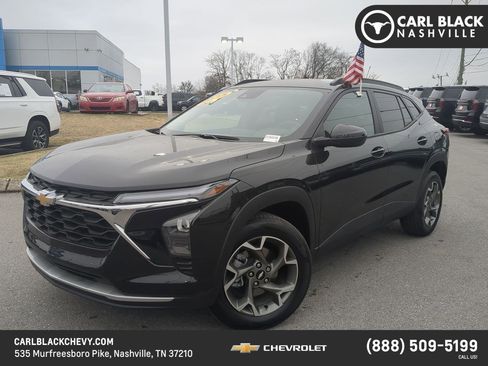 Used 2025 Chevrolet Trax LT w/ Driver Confidence Package image 1