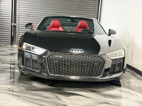 Used 2017 Audi R8 V10 w/ Ceramic Brake Package image 17
