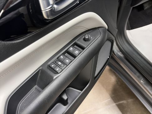 Used 2022 Jeep Compass Limited image 22