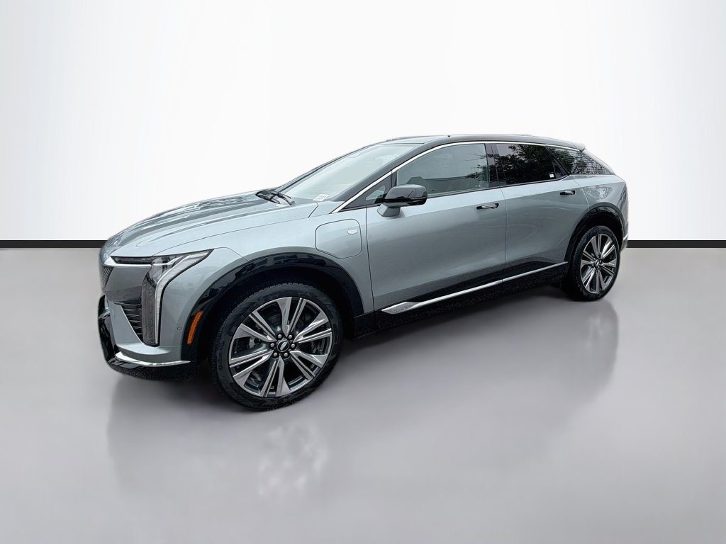 Certified 2025 Cadillac Optiq Luxury 2 AWD/4WD image 1