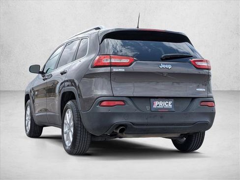 Used 2018 Jeep Cherokee Latitude Plus w/ Comfort/Convenience Group image 8