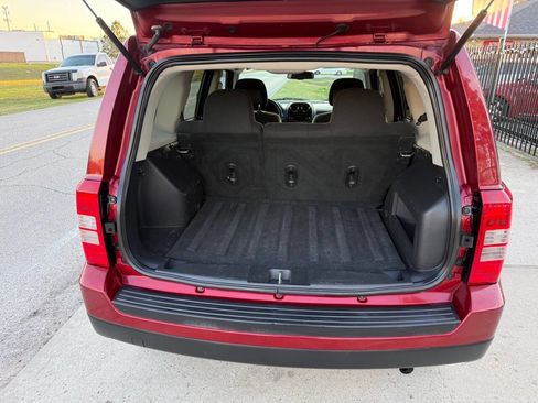 Used 2017 Jeep Patriot Sport image 18