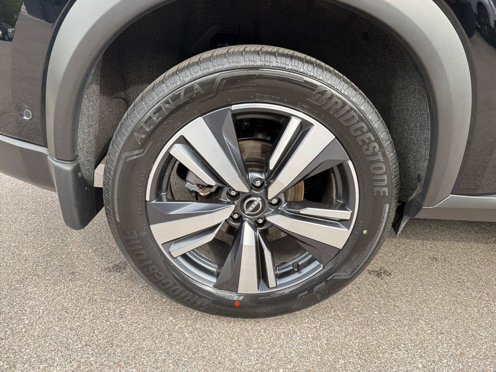 Certified 2025 Nissan Rogue SL w/ Tech Package AWD/4WD image 30