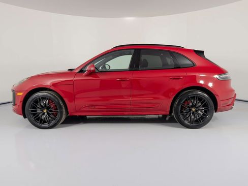 New 2026 Porsche Macan GTS image 2