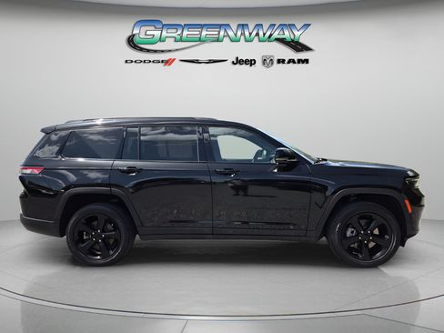 Used 2023 Jeep Grand Cherokee L Altitude AWD/4WD image 4