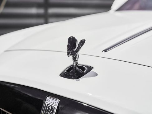 Used 2018 Rolls-Royce Dawn RWD image 8