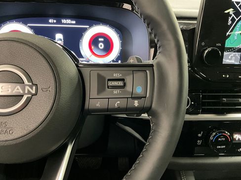 Used 2024 Nissan Pathfinder Platinum w/ Cargo Package image 19