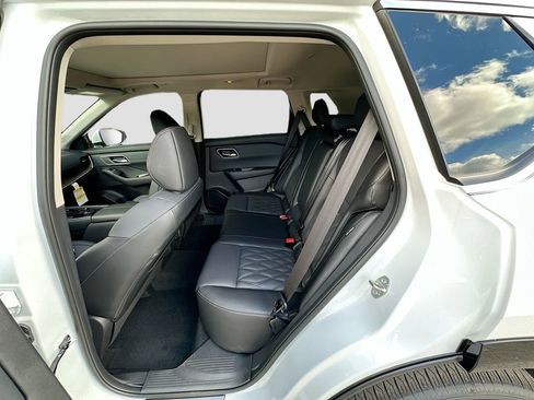 New 2026 Nissan Rogue Platinum image 26