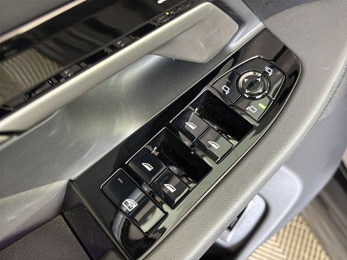 Used 2026 BMW 530i RWD image 15