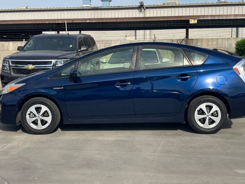 Used 2013 Toyota Prius Two FWD image 6