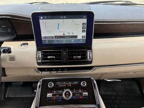 Used 2019 Lincoln Navigator Reserve w/ Cargo Package AWD/4WD image 23