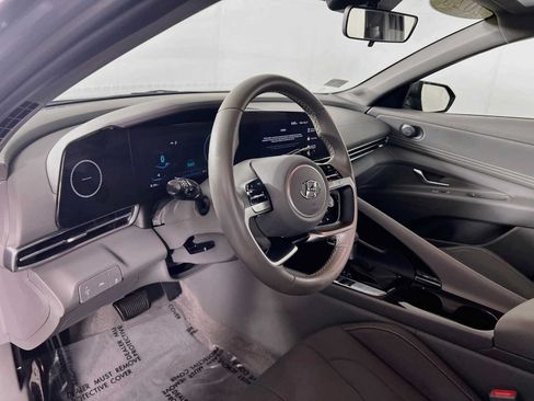 Certified 2023 Hyundai Elantra SEL w/ Convenience Package FWD image 9