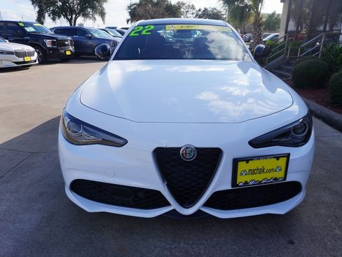 Used 2022 Alfa Romeo Giulia Veloce image 2