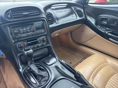 Used 2001 Chevrolet Corvette Base w/ Preferred Equipment Group2 image 20