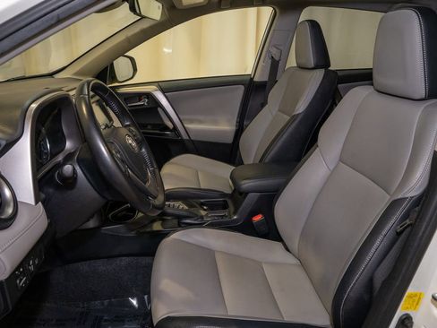 Used 2016 Toyota RAV4 Limited image 11