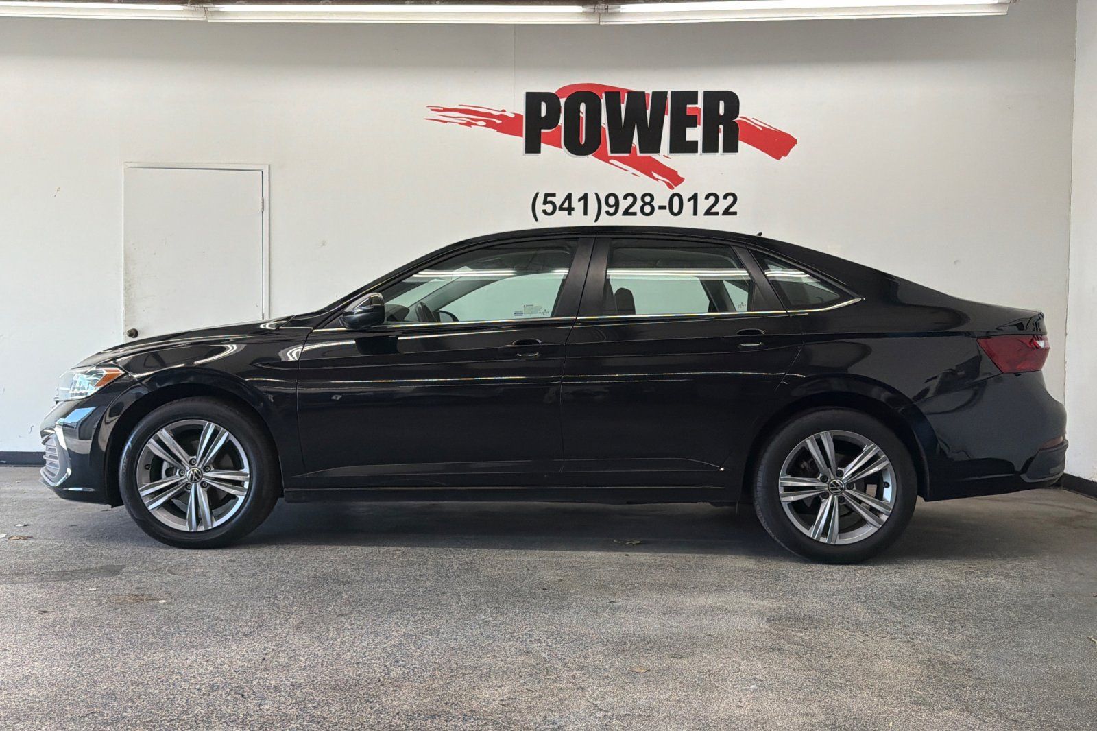 Used 2024 Volkswagen Jetta SE FWD image 6