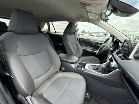 Certified 2025 Toyota RAV4 LE FWD image 25