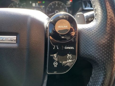 Used 2018 Land Rover Range Rover Velar S image 25