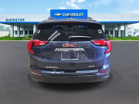 Used 2018 GMC Terrain SLE w/ Driver Convenience Package image 10