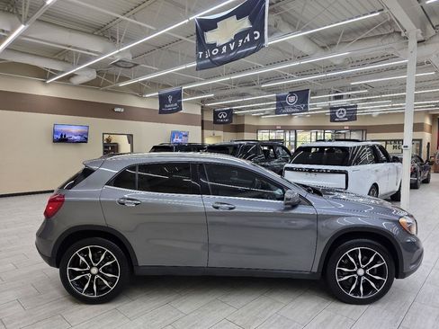 Used 2017 Mercedes-Benz GLA 250 w/ Premium Package image 5