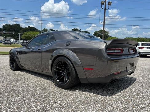 Used 2020 Dodge Challenger SRT Hellcat RWD image 3