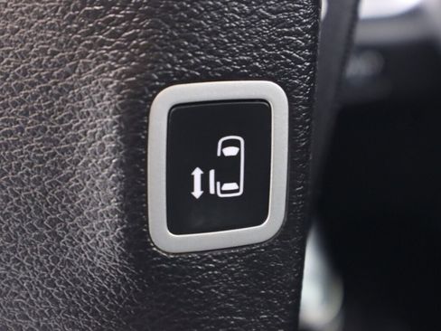 Used 2021 Chrysler Pacifica Touring-L w/ S Appearance Package image 33