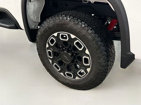 New 2026 Chevrolet Silverado 2500 LT image 30