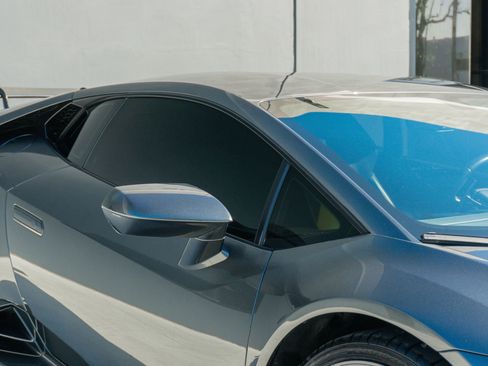 Used 2020 Lamborghini Huracan EVO image 26