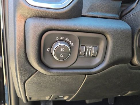 New 2026 RAM 2500 Laramie AWD/4WD image 32