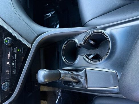 Used 2018 Toyota Camry SE image 20