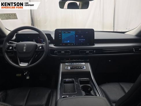 Used 2025 Lincoln Aviator Reserve w/ Illumination Package AWD/4WD image 6