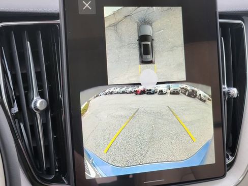 New 2026 Volvo XC60 B5 Ultra w/ Climate Package image 21