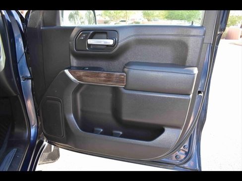 Used 2020 GMC Sierra 1500 SLE image 32