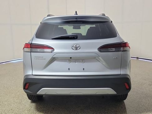 Used 2026 Toyota Corolla Cross LE w/ Moonroof Package FWD image 6