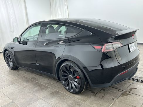 Used 2024 Tesla Model Y Performance image 4